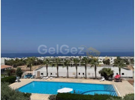 Esentepe’de Deniz ve Dağ Manzaralı 2+1 82m² Penthouse Daire