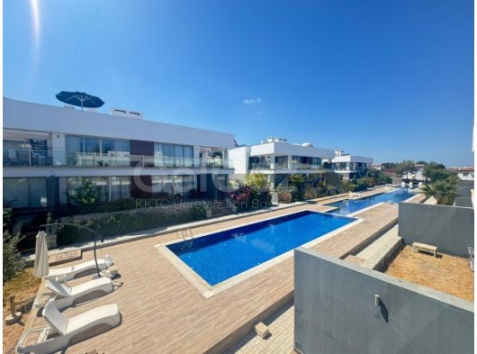 Girne Alsancak'ta Güvenlikli Ortak Havuz'lu Sitede Kiralık 2+1 Penthouse