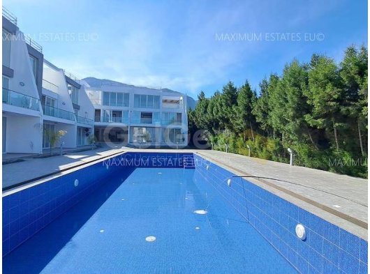Girne Merkezine Sadece Birkaç Dakika Uzaklıkta, Çok Sessiz ve Yüksek Bir Noktada, Güzelce Tamamlanmış Daireler.