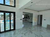 Girne Karşıyaka'da satılık özel havuzlu 3+1 villa