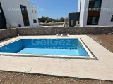 Girne Karşıyaka'da satılık özel havuzlu 3+1 villa