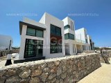 Girne Karşıyaka'da satılık özel havuzlu 3+1 villa