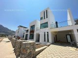 Girne Karşıyaka'da satılık özel havuzlu 3+1 villa