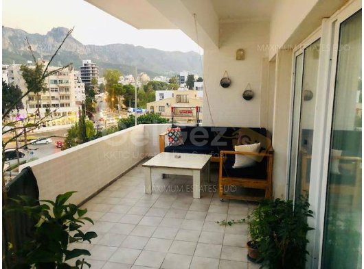 Mükemmel Yatırım Fırsatı - Tamır Projesı -Girne Merkezde 220 m² Daire