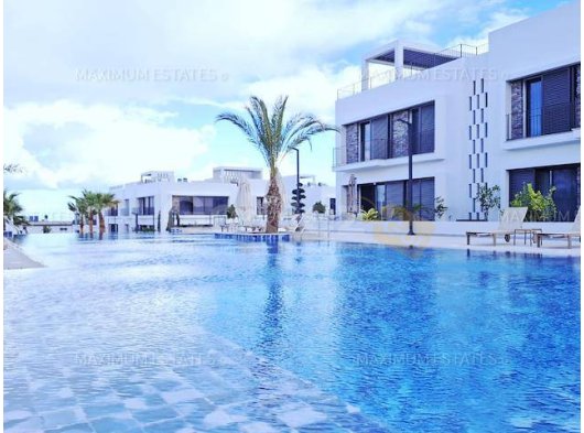 Butik Bir Sitede Yepyeni, Mobilyasız İki Yatak Odalı Bahçe Dairesi. Başlıca Özellikleri Şunlardır: - *Özel Olanaklar:* - 7/24 Güvenlik ve Fitness Stüdyosu Erişi