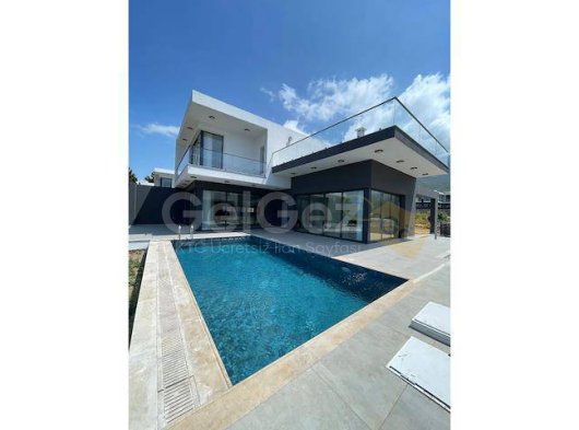 Edremit'te Sıfır Esyalı 4 Yatak Odalı 4 Banyolu Havuzlu Villa, Tüm Olanaklara Yakın, Girne Merkeze Kısa Bir Sürüş Mesafesinde