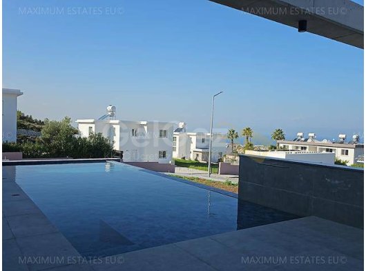  4+1  Çatalköy  Eşdeğer Koçan  Toplam Kapalı Alan 250 m²  Zemin Kat 115 m²  Birinci Kat 115 m²  Bodrum Kat 20 m²  Havuz 50 m²  Havuz Terası 55 m² 1. Ze