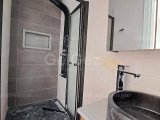 Bu Güzel 4+1 Villa, Yazları Havuz Başında Geçirmek ve Tüm Aile İle Çatı Terasında Barbekü Yapmak İçin En İyi Yerdir. Havuza Bakan Otomatik Camı İle Kapalı Barın