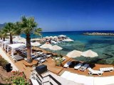 Büyüleyici Zemin Kat, Tek Yatak Odalı Daire, Dinlenmek İçin Mükemmel Olan Özel Küçük Bir Bahçe İle Konforlu Bir Yaşam Sunmaktadır. Güzel Camelot Sandy Beach ve