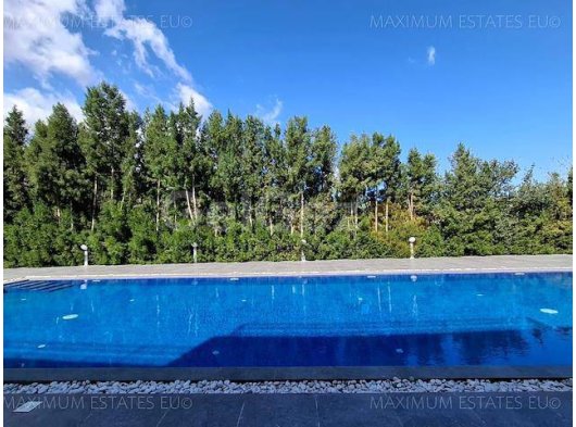 Yüzme Havuzlu Huzurlu Bir Komplekste 2+1 Daire, English School Of Kyrenia (Esk) Yakınında