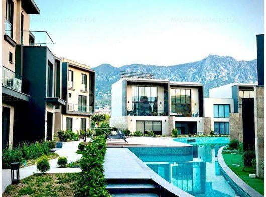 3 Yatak Odalı Loft – Denize Sıfır Konum Plaja Sadece 100 Metre Mesafede Bulunan, Özel ve Bakımlı Bir Komplekste Satılık Lüks 3 Yatak Odalı Loft Sunmaktan Mutlul