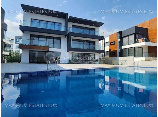 Havuzlu Konut Kompleksinde 2+1 Penthouse – Nbc Okulu Yakınlarında Merkezi Konum – Çatı Terası | Eşyasız