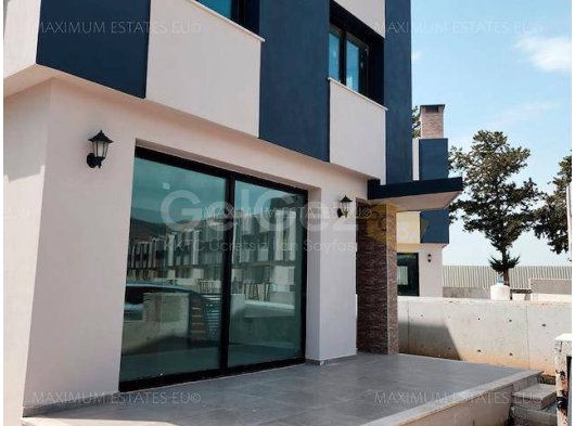 Modern 3+1 Çatı Teraslı Villa 175M+70M – Girne ve Lefkoşa'ya 10 Dakika
