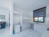 Havuz Erişimli Deniz Kenarı Kompleksinde 3+1 Mobilyalı Villa