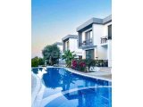 Havuz Erişimli Deniz Kenarı Kompleksinde 3+1 Mobilyalı Villa