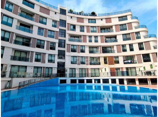 Girne'nin Kalbinde Jakuzili ve Muhteşem Dağ ve Şehir Manzaralı 2+1 Penthouse (96M Kapalı + 192M Teras)