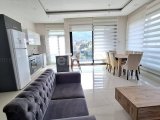 Girne'nin Kalbinde Jakuzili ve Muhteşem Dağ ve Şehir Manzaralı 2+1 Penthouse (96M Kapalı + 192M Teras)