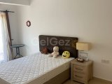 Girne karmi bölgesinde Havuzlu site içinde kiralık full eşyalı 2+1 dublex daire