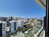 Girne merkezde piabella otel arkası Havuzlu site içinde satılık full eşyalı 1+1 daire