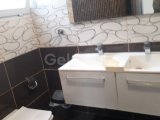 Girne merkezde Havuzlu site içinde kiralık full eşyalı 3+1 daire