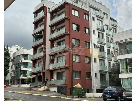 GİRNE MERKEZDE YENİ NUSMAR MARKETE YÜRÜME MESAFESİNDE KİRALIK 2+1 DAİRE