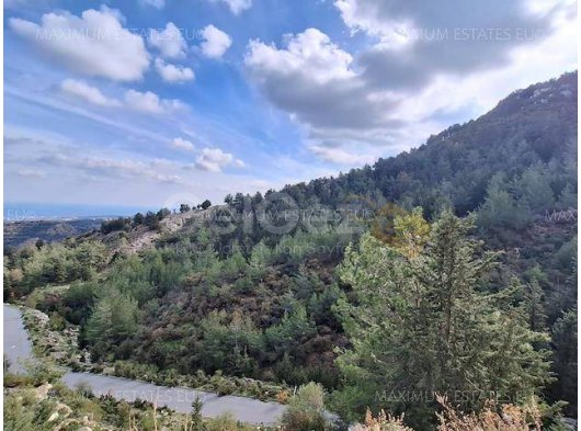Türk Koçanlı Be Müthiş Deniz Manzaralı. Girne, Çatalköy Tepelerinde Yer Alan Bu Olağanüstü Yüksek Arazi, Hem Işıltılı Akdeniz'in Hem De