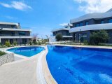 Modern Bir Komplekste Yepyeni 3+1 Villa – Denize Sadece 500M. Ek Ödemeyle Daireyle Takas Mümkündür