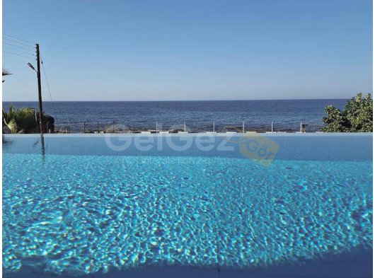 Girne Bölgesinin En Prestijli Konumlarından Birinde Mükemmel Sahil Villası Girne’nin En Gözde Bölgelerinden Birinde Yer Alan Bu Muhteşem 5 Yatak Odalı, 4 Banyol