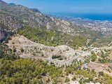 Girne, Çatalköy Tepelerinde Yer Alan Bu Olağanüstü Yüksek Arazi, Hem Işıltılı Akdeniz'in Hem De Görkemli Girne Sıradağları'nın Nefes Kesen Panoramik Man