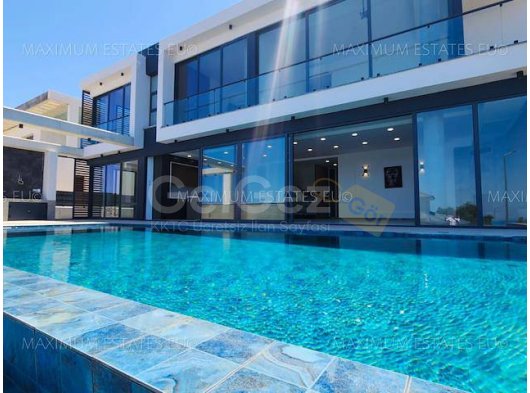 Sonsuzluk Havuzlu Lüks 4 Yatak Odalı Villa – Deniz ve Dağ Manzarası