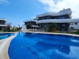 Modern Bir Komplekste Yepyeni 3+1 Villa – Denize Sadece 500M. Ek Ödemeyle Daireyle Takas Mümkündür