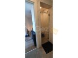 Girne Merkezde 2+1 Penthouse – Şıklık, Konfor ve Güvenlik Her Birinde Özel Banyo (Ensuite) Bulunan İki Yatak Odasına Sahip Modern Bir Penthouse. Konum: Girne Şe
