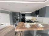 Girne Merkezde 2+1 Penthouse – Şıklık, Konfor ve Güvenlik Her Birinde Özel Banyo (Ensuite) Bulunan İki Yatak Odasına Sahip Modern Bir Penthouse. Konum: Girne Şe