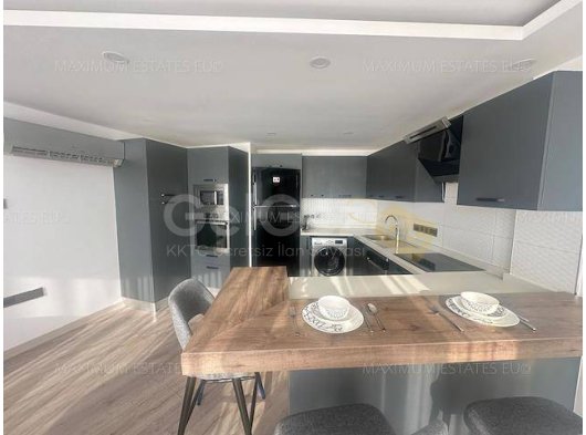 Girne Merkezde 2+1 Penthouse – Şıklık, Konfor ve Güvenlik Her Birinde Özel Banyo (Ensuite) Bulunan İki Yatak Odasına Sahip Modern Bir Penthouse. Konum: Girne Şe