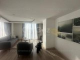Girne Merkezde 2+1 Penthouse – Şıklık, Konfor ve Güvenlik Her Birinde Özel Banyo (Ensuite) Bulunan İki Yatak Odasına Sahip Modern Bir Penthouse. Konum: Girne Şe