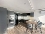 Girne Merkezde 2+1 Penthouse – Şıklık, Konfor ve Güvenlik Her Birinde Özel Banyo (Ensuite) Bulunan İki Yatak Odasına Sahip Modern Bir Penthouse. Konum: Girne Şe