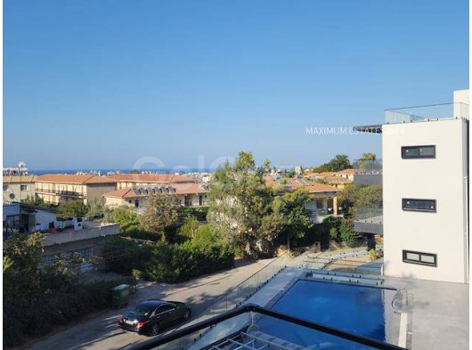 Havuzlu Konut Kompleksinde 2+1 Penthouse – Nbc Okulu Yakınında Merkezi Konum – Çatı Terası / Tam Mobilyalı