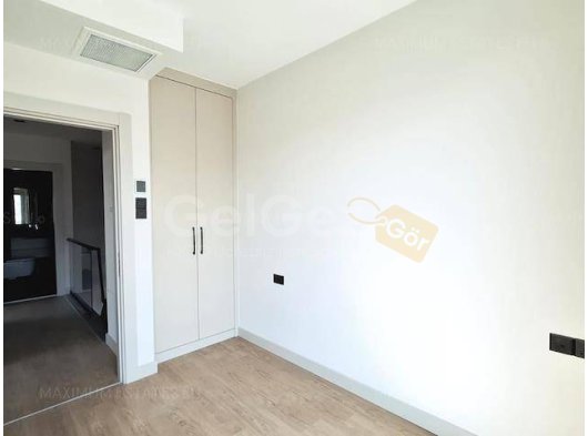 Doğanköy’de Türk Koçanlı, Deniz Manzaralı ve Çatı Havuzlu Lüks Dubleks 3+1 Odali Daire