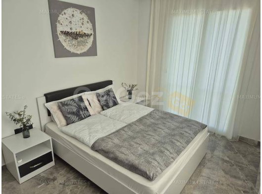 Şık 1+1 Daire – Özel Çatı Teraslı, Edremit / Girne Modern Akdeniz Yaşamını, Girne’nin En Prestijli Bölgelerinden Biri Olan Edremit’teki Bu Zarif 1+1 Tam Mobilya