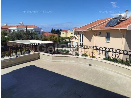 Lapta’da Denize Sıfır Lüks Villa 6+1