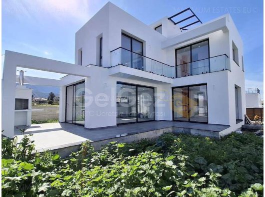 Alsancak’ta Panoramik Dağ Manzaralı Modern Villalar