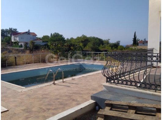 Girne Alsancak’ta Doğa ile iç içe kiralık 3+ 1 villa
