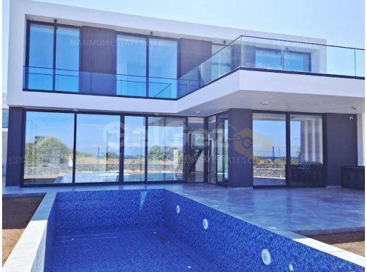 Çatalköy’de Denize Sıfır Lüks Villalar – Özel Havuzlu 4 Yatak Odalı Seçkin Yaşam