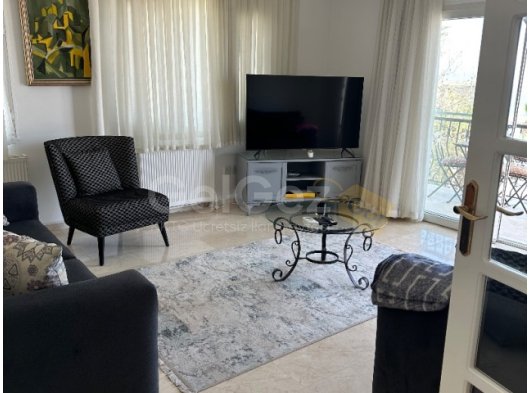 Girne Kalesi karşısında 3 + 1 full eşyalı kiralık lüks daire