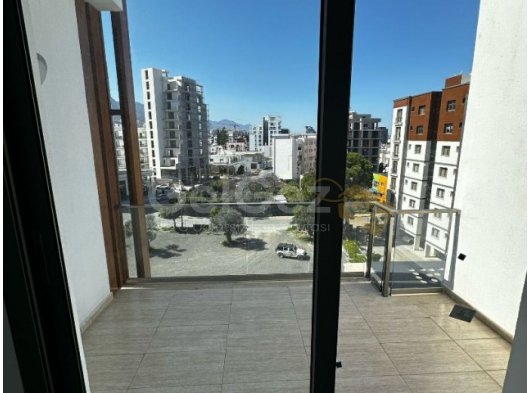 GİRNE MERKEZ SATILIK 3+1 PENTHOUSE - TÜRK KOÇAN
