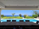 Muhteşem Deniz ve Dağ Manzaralı 5+2 Yatak Odalı Villa – Misafir Evi, Havuz ve Geniş Arsa İle!