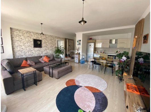 Girne merkezde geniş 2 + 1 daire havuzlu site içerisinde