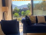 Girne zeytinlik bölgesinde full eşyalı geniş teraslı satılık 2 + 1 daire