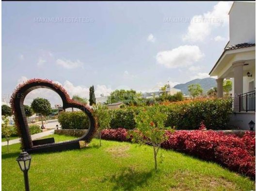 Lüks 3 Yatak Odalı Denize Sıfır Daire — Geniş Teraslı, Ortak Havuzlu, Full Eşyalı