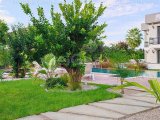 Lapta’da Havuzlu ve Yeşillikler İçinde 2+1 Daire